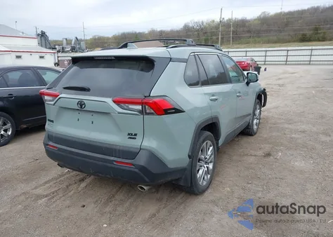 2023 Toyota Rav4 Xle Premium z USA, uszkodzony, nr VIN 2T3A1RFV6PW336329